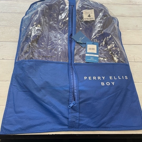 Perry Ellis 5-Piece Shirt, Tie, Jacket, Vest and Pants Solid Suit Set - Picture 8 of 12